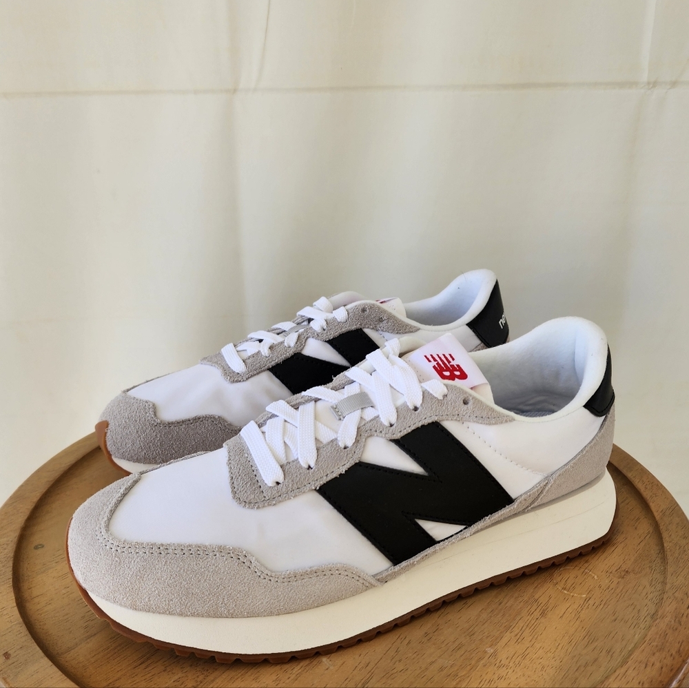 New Balance Men's 237  White and Black Casual Sneakers